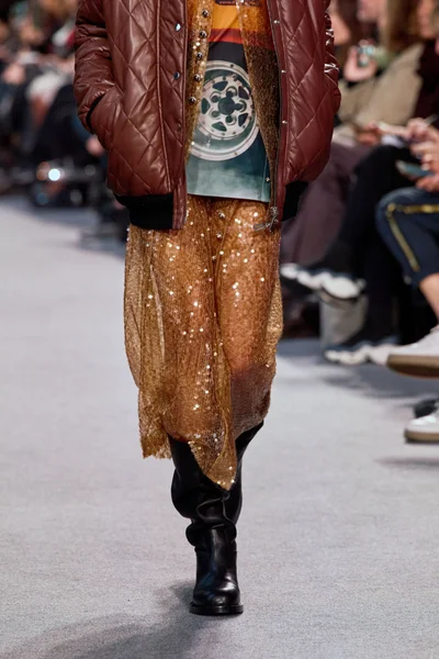Look 29